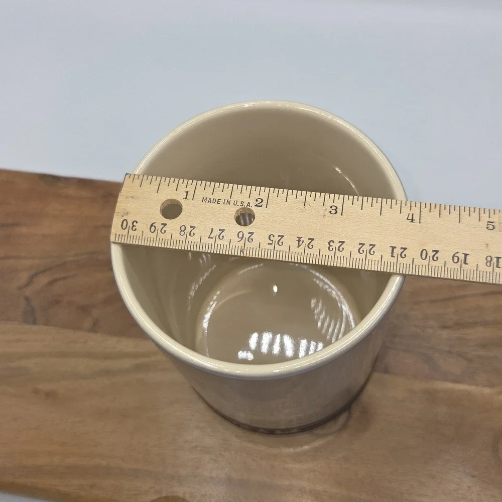 Le Creuset Flint 26oz Stoneware Canister with Wooden Lid New Factory Second